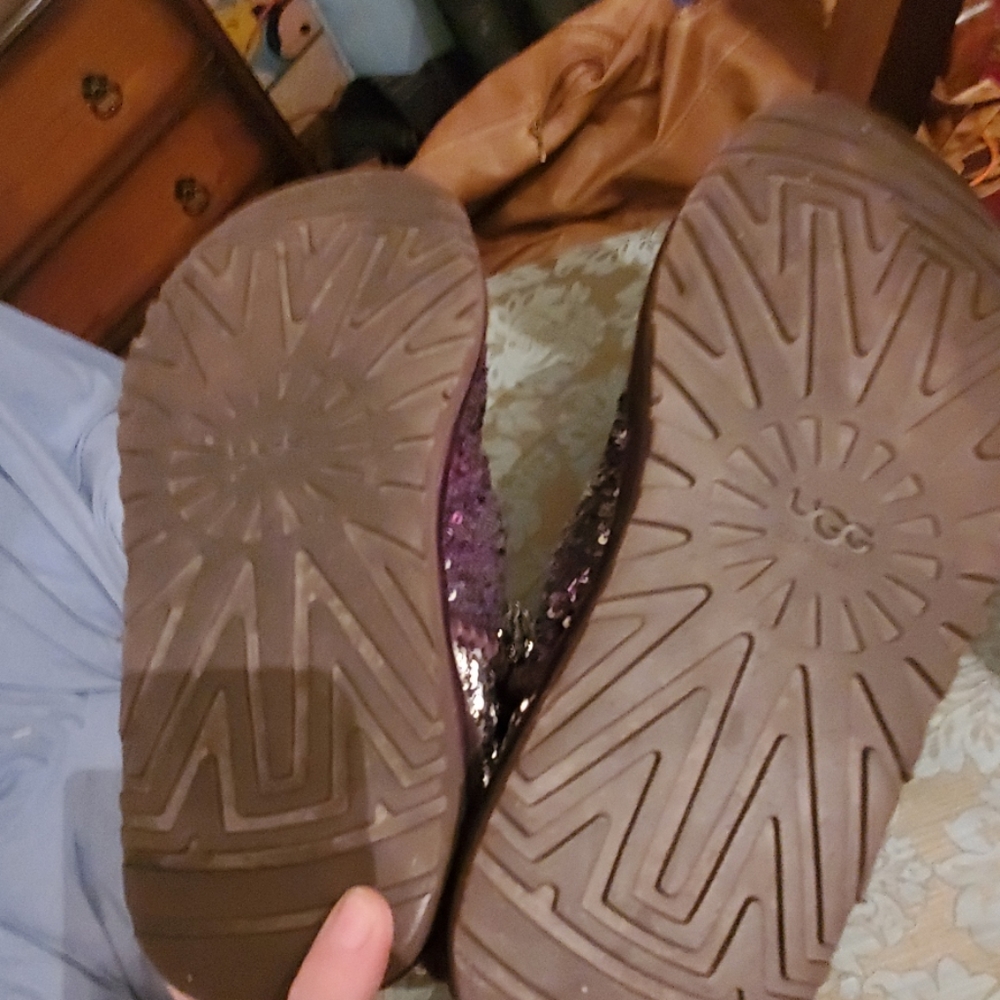 Shoes - Picture 4 of 4
